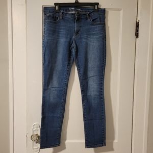 Old Navy Original Mid-Rise 8 Short Straight Jean